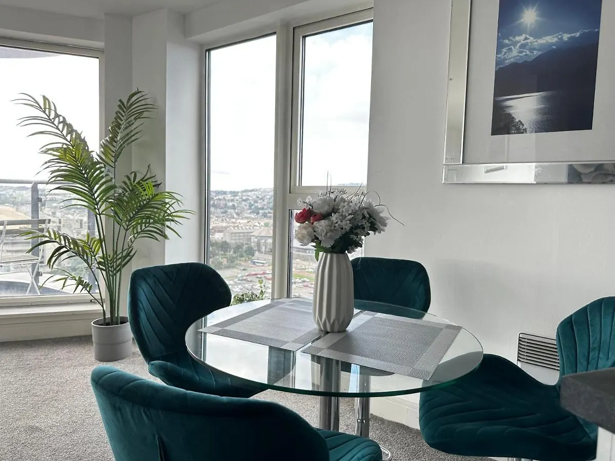 Stunning Ocean & City View Apt Swansea