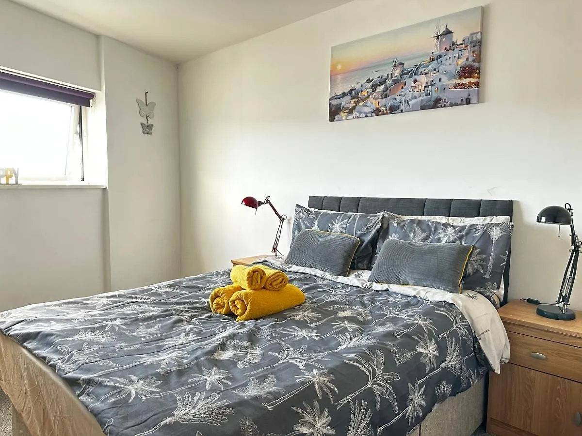 Stunning Ocean & City View Apt Swansea United Kingdom